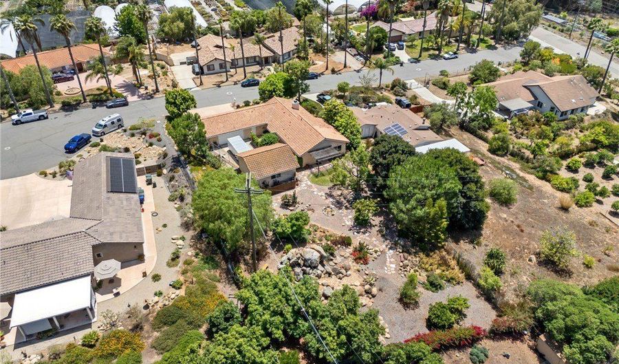 447 Ali Way, Fallbrook, CA 92028 - 3 Beds, 3 Bath