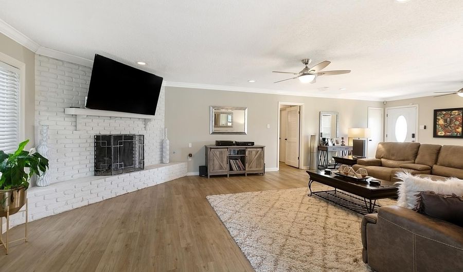 2306 Firewood Dr, Baton Rouge, LA 70816 - 3 Beds, 2 Bath
