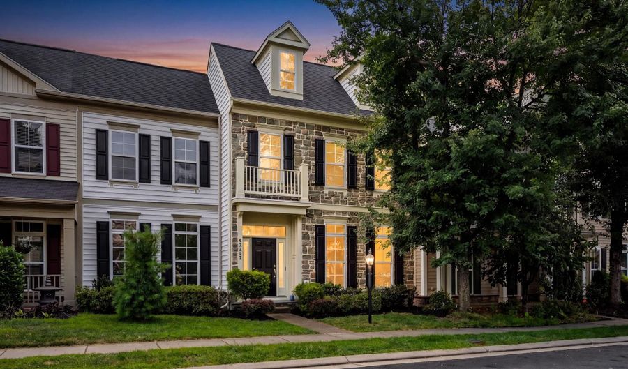 42717 EXPLORER Dr, Brambleton, VA 20148 - 3 Beds, 3 Bath