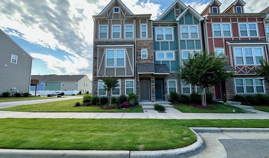 653 Grand Central Sta, Apex, NC 27502 - 3 Beds, 4 Bath