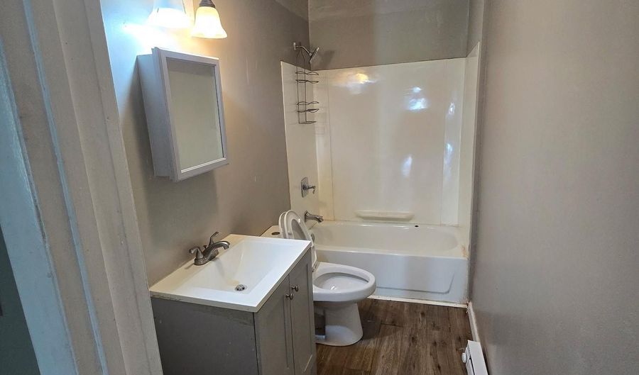 120 N Congress Ave A 1St Fl, Atlantic City, NJ 08401 - 3 Beds, 1 Bath