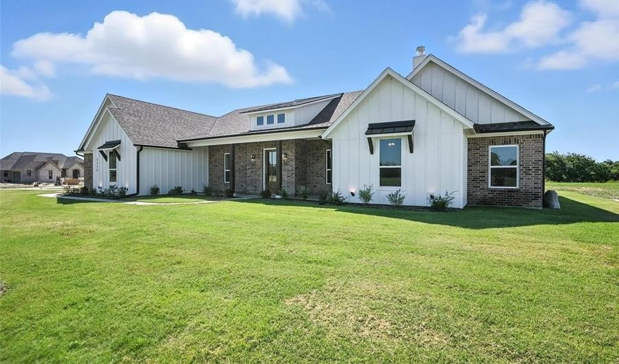 1114 Silver Sage Trl, Weatherford, TX 76085 - 4 Beds, 3 Bath