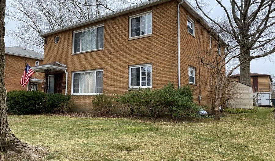 1706 Tanglewood Dr, Akron, OH 44313 - 2 Beds, 1 Bath