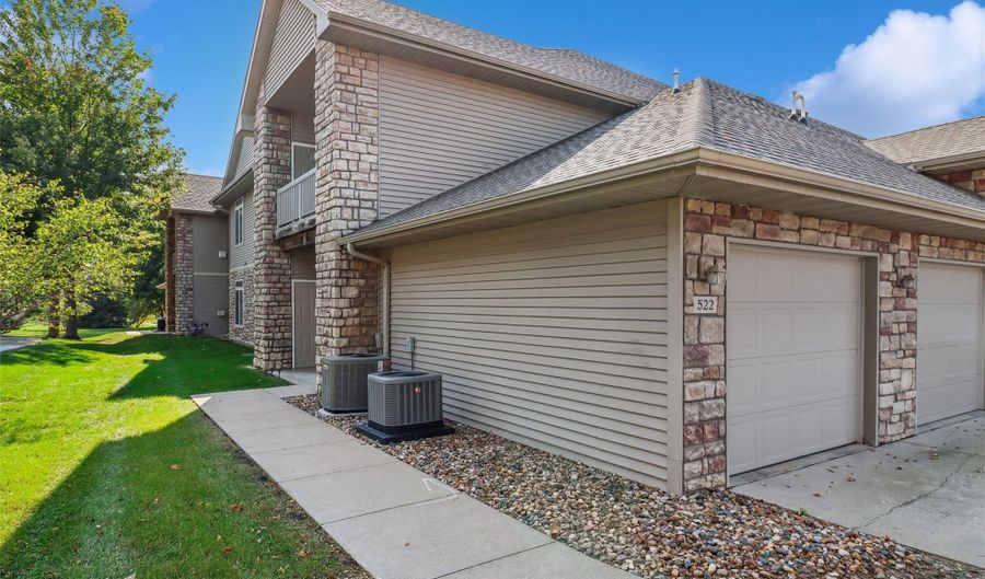 522 Kelsey Ln, Altoona, IA 50009 - 2 Beds, 2 Bath