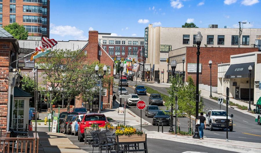 1016 WAYNE St 1007, Arlington, VA 22204 - 2 Beds, 2 Bath
