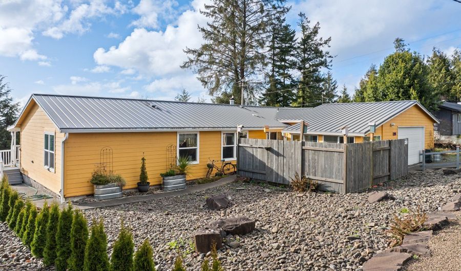 7998 14TH St, Bay City, OR 97107 - 3 Beds, 3 Bath