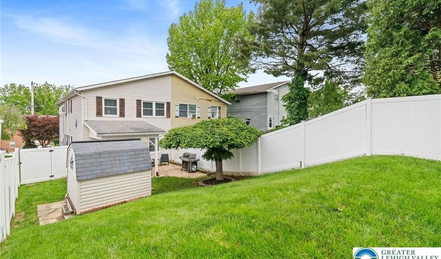 956 E Linden St, Allentown, PA 18109 - 3 Beds, 2 Bath