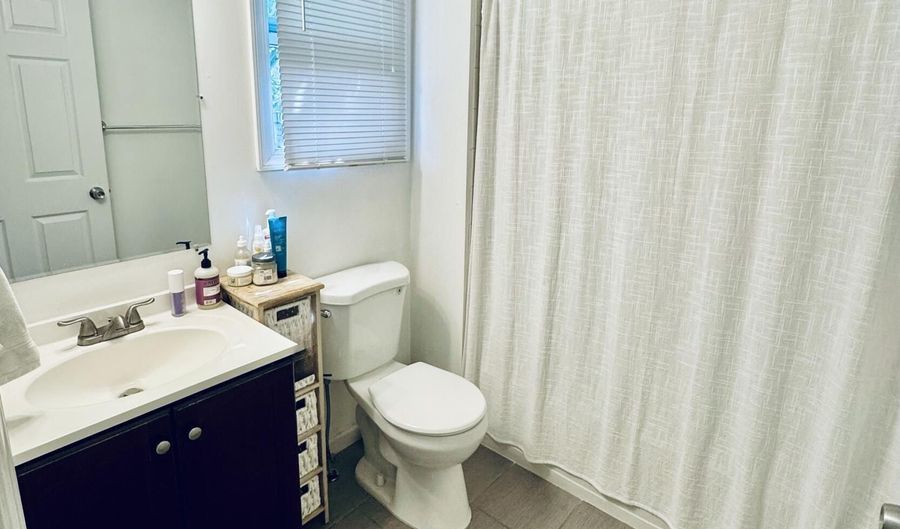 1239 Oakwood Rd Rear, Belmar, NJ 07719 - 2 Beds, 1 Bath