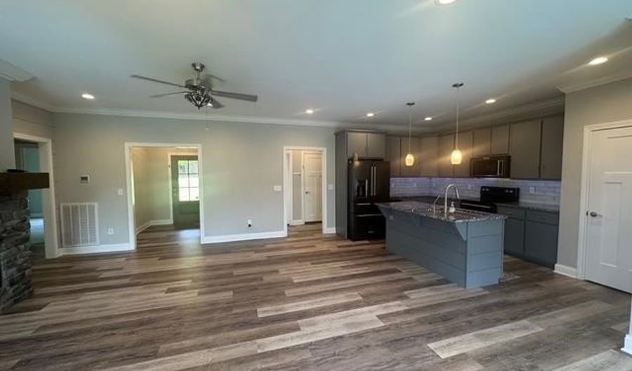 985 W G Talley Rd, Alvaton, KY 42122 - 4 Beds, 2 Bath
