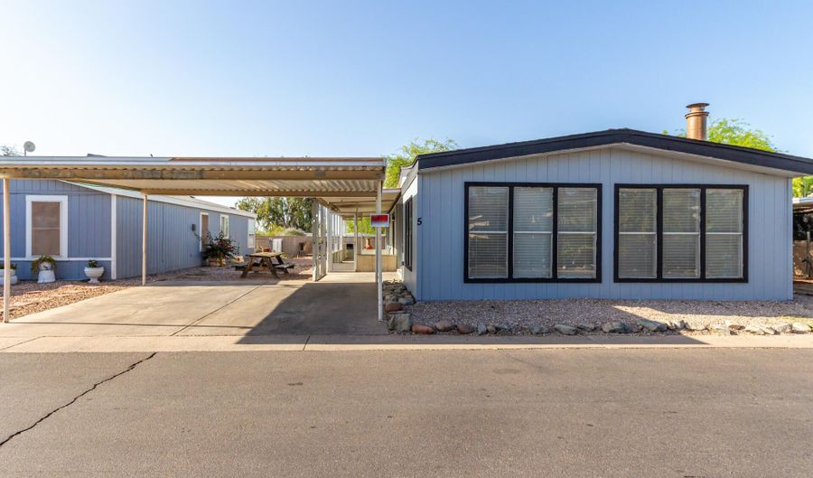 303 E SOUTH MOUNTAIN Ave 5, Phoenix, AZ 85042 - 3 Beds, 2 Bath