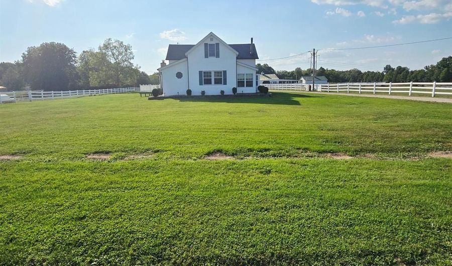 2871 Mexico Ridge Rd, Bennington, IN 47011 - 5 Beds, 3 Bath