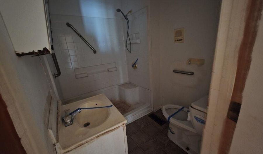206 Harlem St, Bishopville, SC 29010 - 4 Beds, 3 Bath