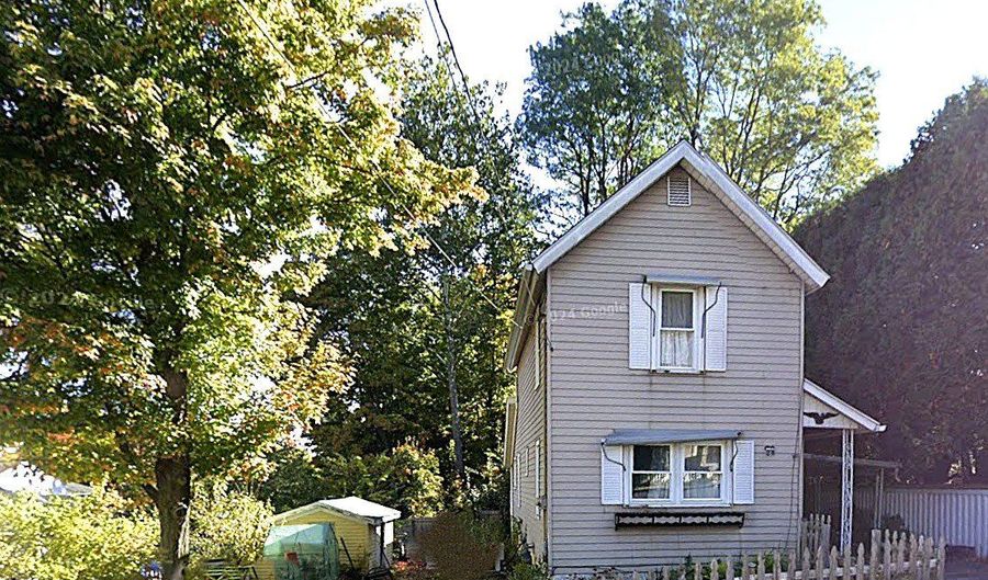 28 Tulip St, Bristol, CT 06010 - 2 Beds, 2 Bath