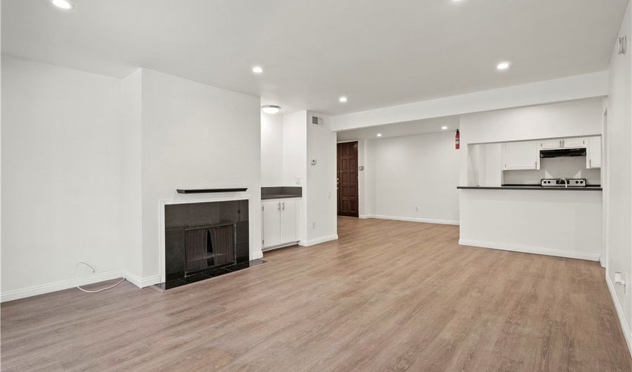 5334 Lindley Ave 125, Encino, CA 91316 - 2 Beds, 2 Bath