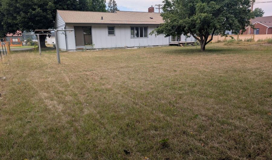 6725 Augusta St, Bonners Ferry, ID 83805 - 3 Beds, 1 Bath