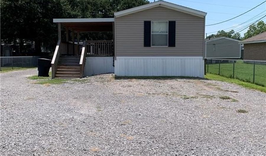 12586 HIGHWAY 11 Hwy, Belle Chasse, LA 70037 - 3 Beds, 2 Bath