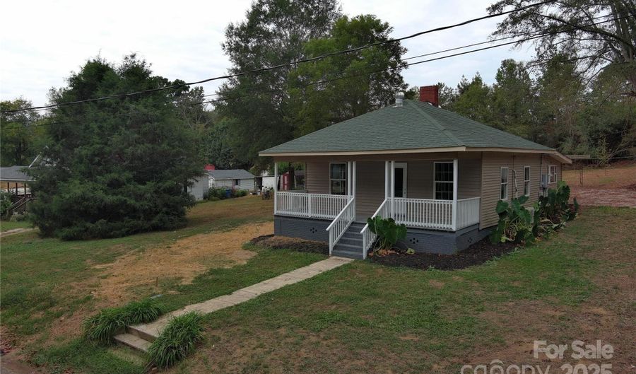 217 Circle Dr, Albemarle, NC 28001 - 2 Beds, 1 Bath