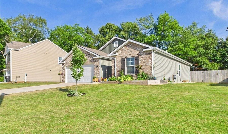 703 Tellico Ave W, Athens, TN 37303 - 3 Beds, 2 Bath
