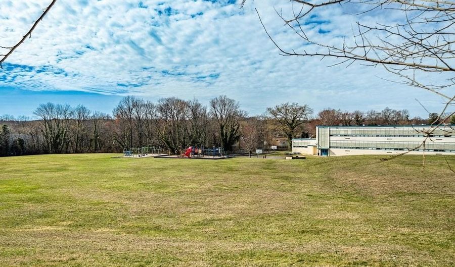 2203 PHILADELPHIA Pike, Claymont, DE 19703 - 6 Beds, 2 Bath