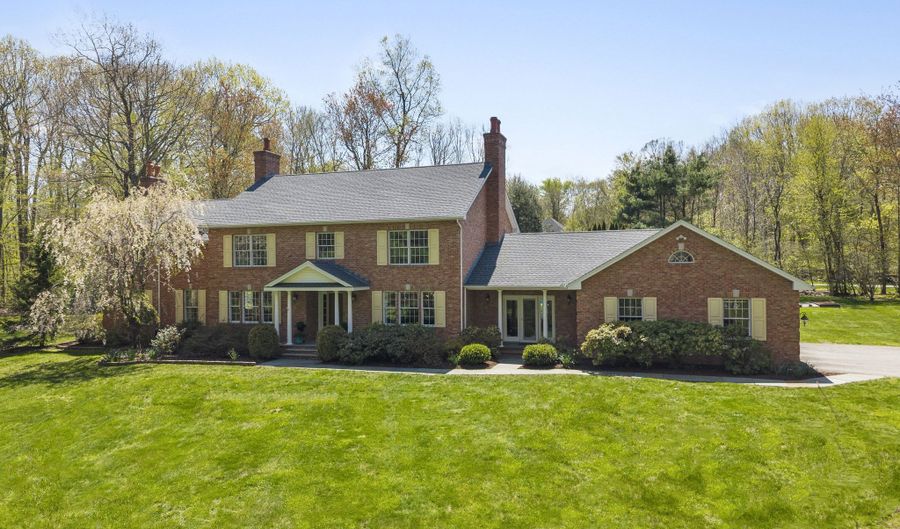 16 Cider Mill Rd, Burlington, CT 06013 - 4 Beds, 4 Bath