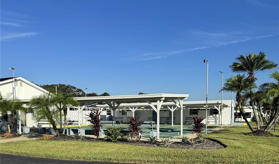 107 HOLIDAY Ln, Auburndale, FL 33823 - 2 Beds, 2 Bath