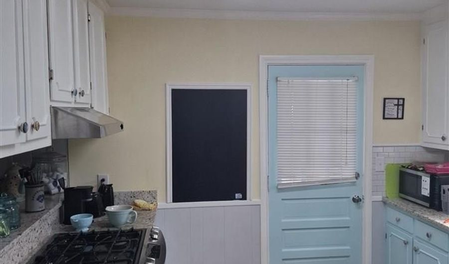1007 Wells St, Bennettsville, SC 29512 - 2 Beds, 2 Bath