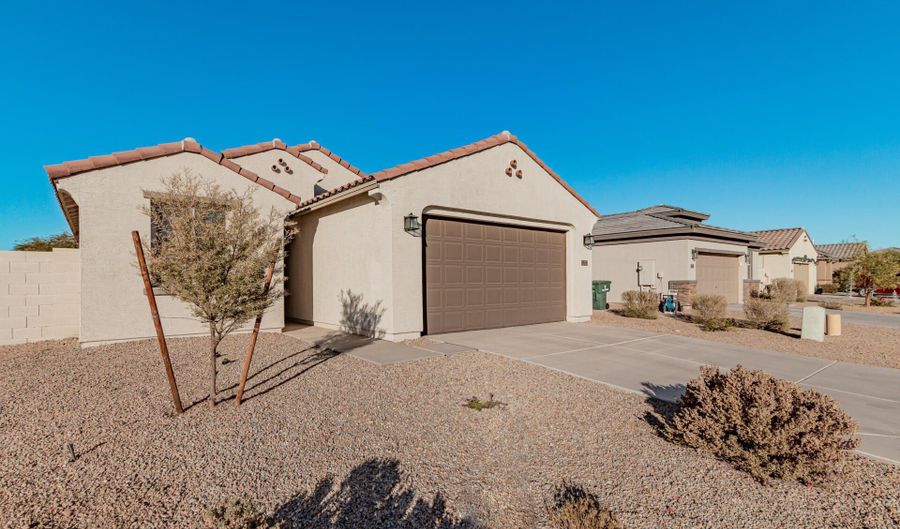 1650 E KINGMAN Pl, Casa Grande, AZ 85122 - 3 Beds, 2 Bath