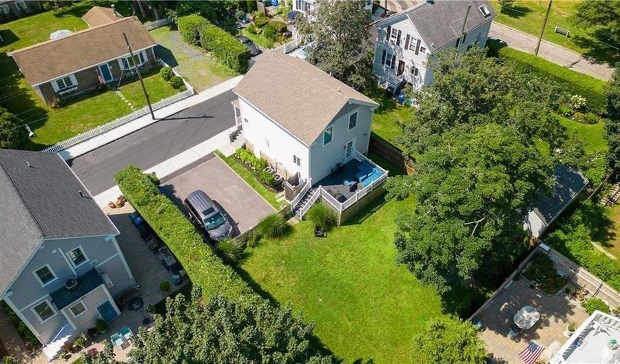 40 Grafton St, Newport, RI 02840 - 3 Beds, 3 Bath