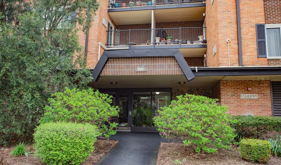 1217 S Old Wilke Rd 201, Arlington Heights, IL 60005 - 2 Beds, 2 Bath