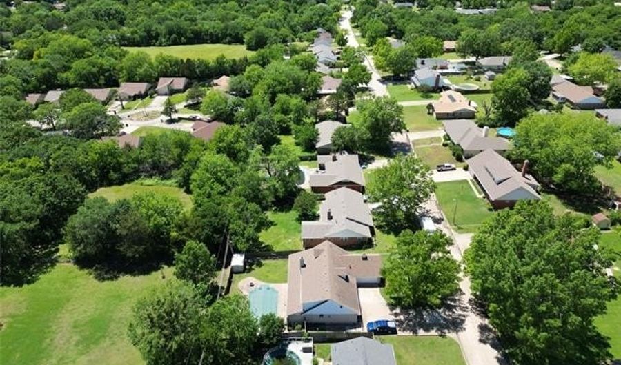 2205 E Foster Dr, Ada, OK 74820 - 3 Beds, 3 Bath