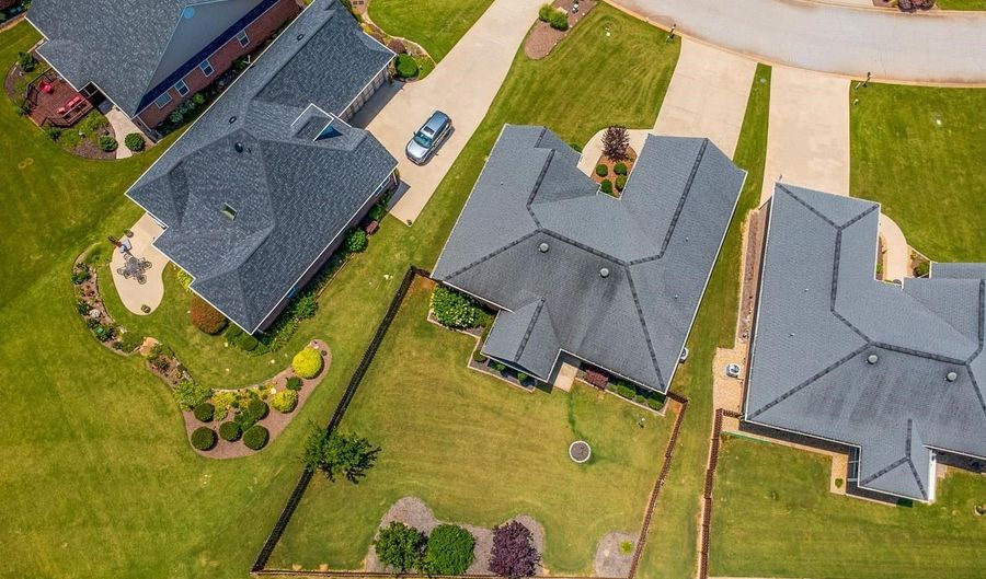 821 E Golden View Ln, Boiling Springs, SC 29316 - 3 Beds, 3 Bath