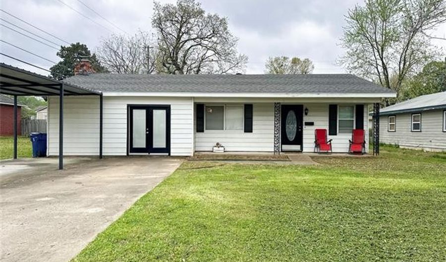 1310 Illinois, McAlester, OK 74501 - 3 Beds, 2 Bath