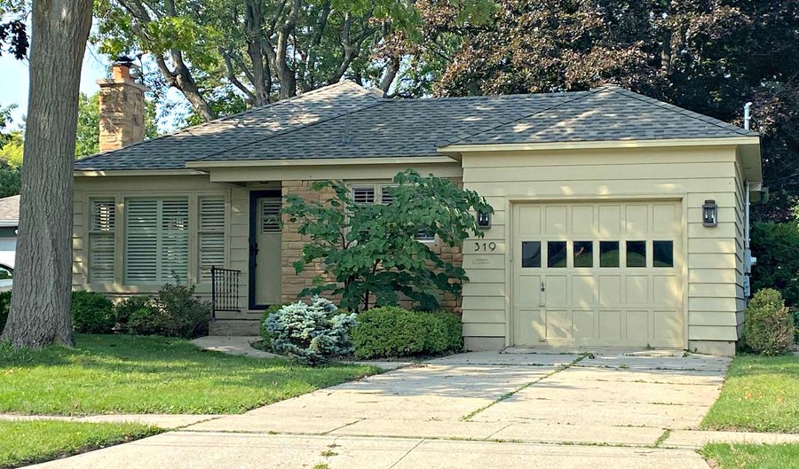 319 Becking Ave, Woodstock, IL 60098 - 3 Beds, 1 Bath