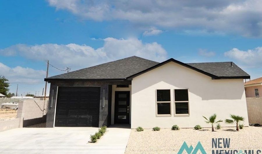 2308 Sage St, Carlsbad, NM 88220 - 2 Beds, 2 Bath