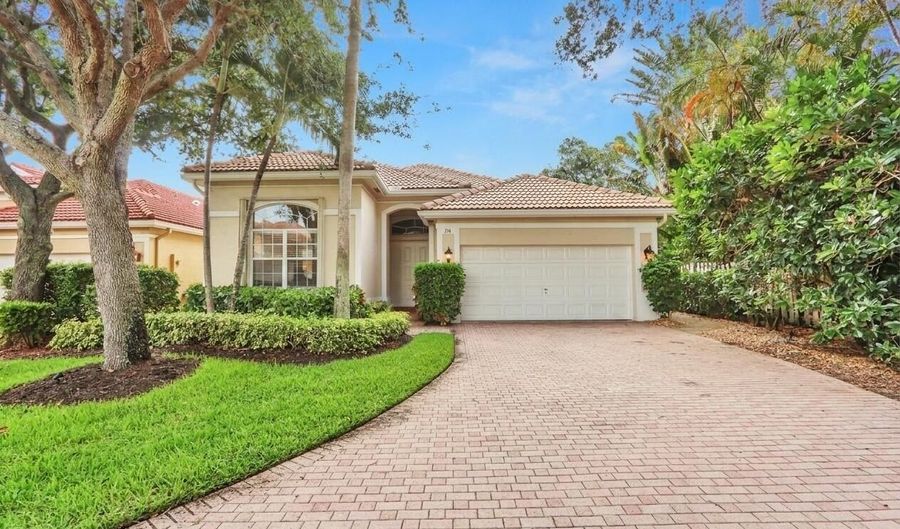 116 Palm Cir, Atlantis, FL 33462 - 3 Beds, 3 Bath