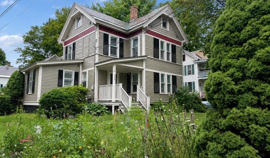 820 Western Ave, Brattleboro, VT 05301 - 6 Beds, 4 Bath
