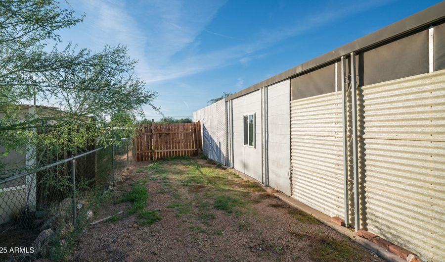 2359 S TOMAHAWK Rd, Apache Junction, AZ 85119 - 3 Beds, 2 Bath