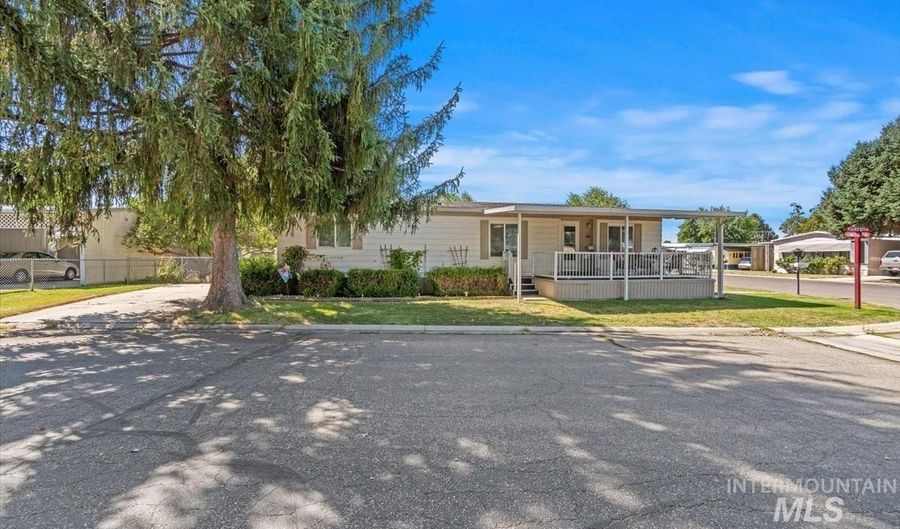 275 N Checola Cir, Boise, ID 83713 - 2 Beds, 2 Bath