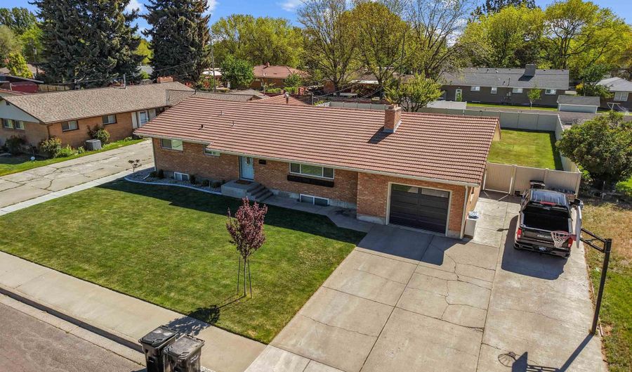 2039 Occidental Ave, Burley, ID 83318 - 5 Beds, 2 Bath