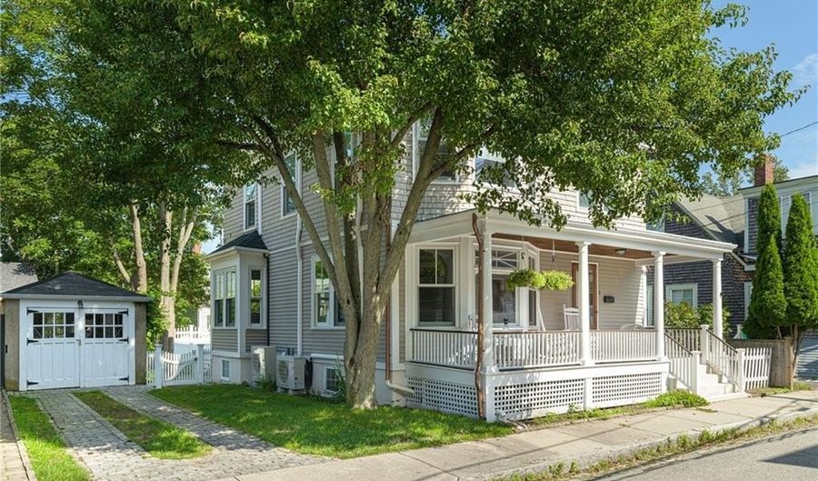8 Bush St, Newport, RI 02840 - 4 Beds, 3 Bath