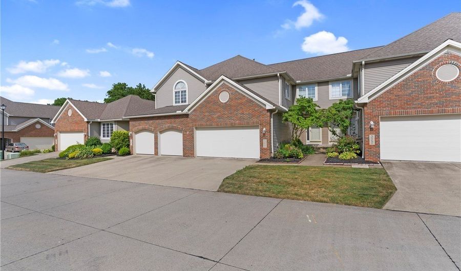 324 Buttermere Ln, Amherst, OH 44001 - 3 Beds, 4 Bath