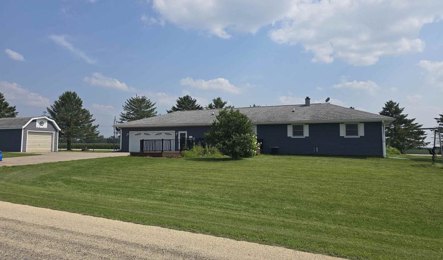 7551 Slabtown Rd, Lancaster, WI 53813 - 3 Beds, 2 Bath