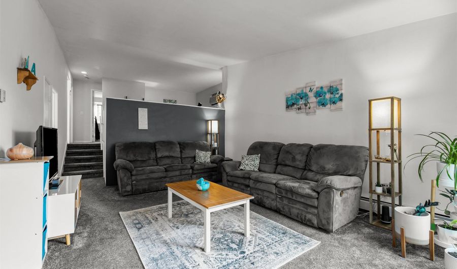 206 ROYAL Ct 12, Appleton, WI 54915 - 2 Beds, 2 Bath