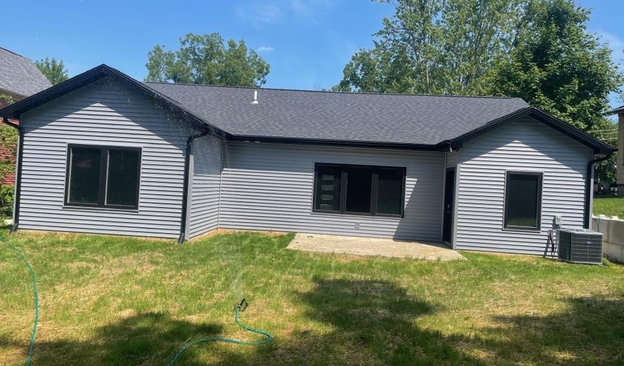 316 S West St, Angola, IN 46703 - 4 Beds, 2 Bath