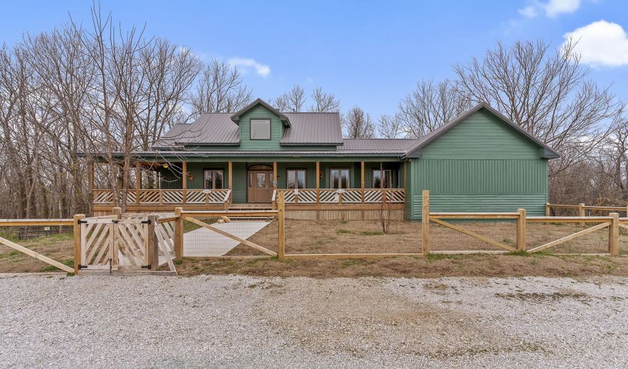 4978 S 11th Rd, Aldrich, MO 65601 - 4 Beds, 3 Bath
