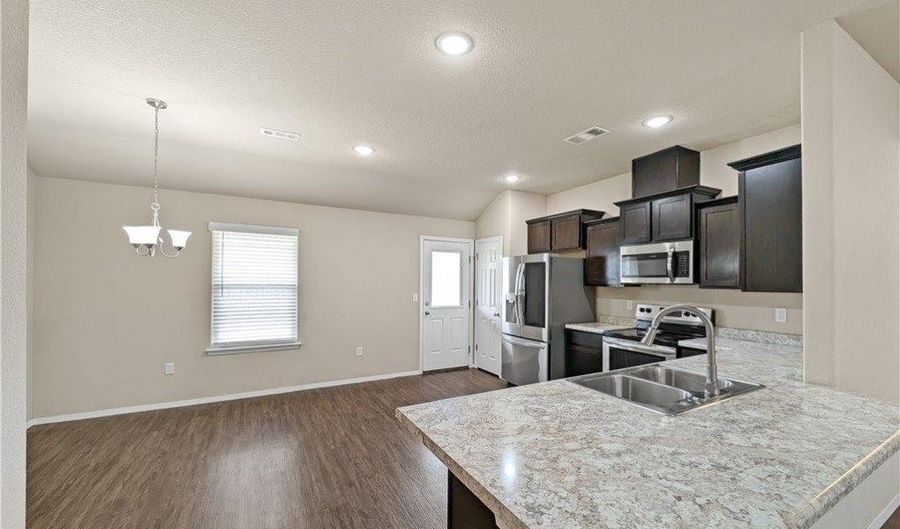 6706 SW Chestnut Hill Rd, Bentonville, AR 72713 - 4 Beds, 2 Bath