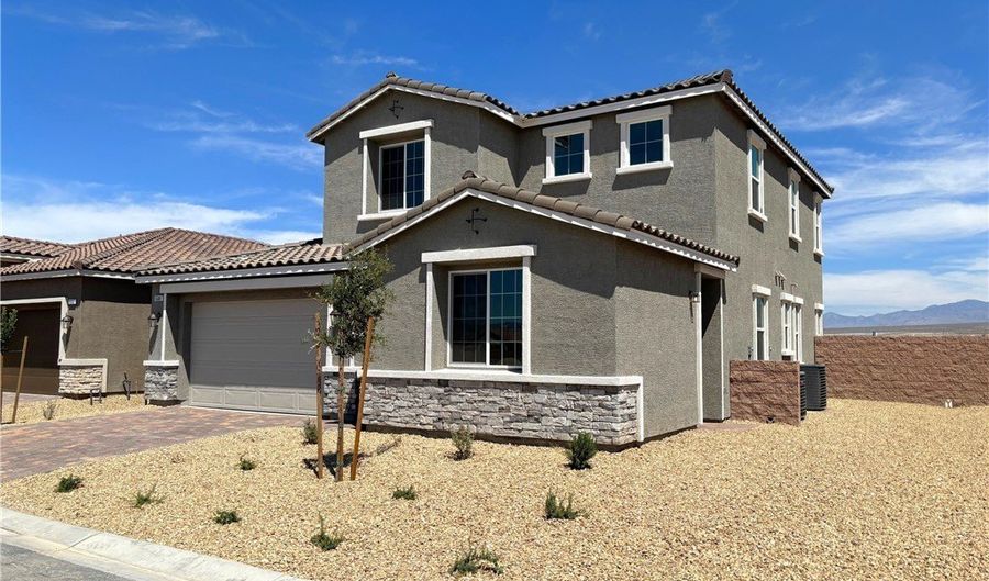 5688 E Badlands Ln, Pahrump, NV 89061 - 4 Beds, 4 Bath