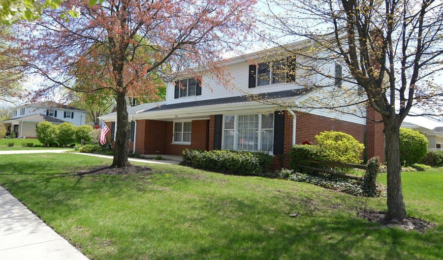 2405 E Miner St, Arlington Heights, IL 60004 - 5 Beds, 4 Bath