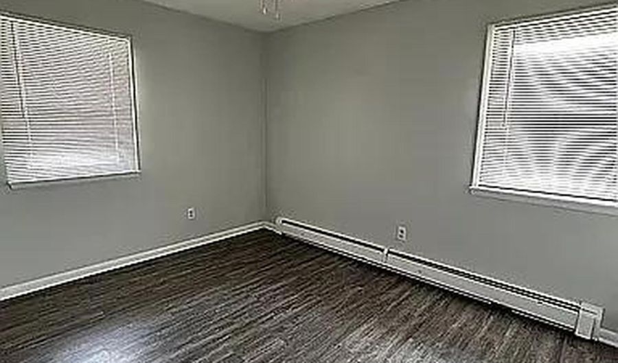 602 SE Grant St 6, Ankeny, IA 50021 - 2 Beds, 1 Bath