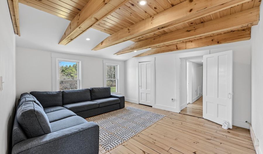 138 Guider Ln, Bethlehem, NH 03574 - 7 Beds, 5 Bath